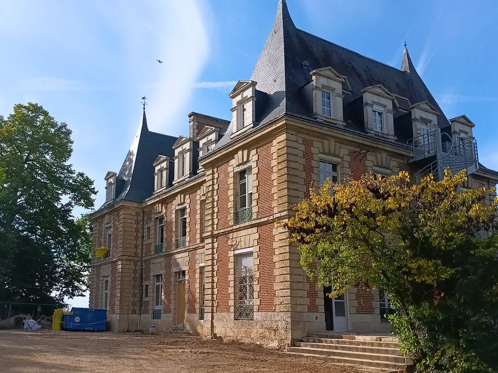Réhabilitation du château de Malvau à Amboise en maison d'accueil spécialisée